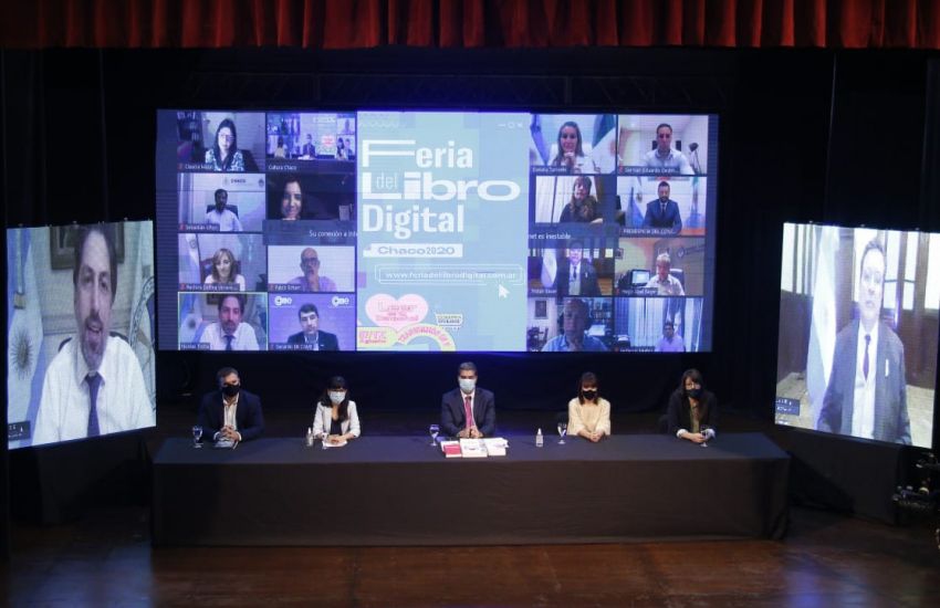 Capitanich_inauguró_la_Feria_del_libro_digital