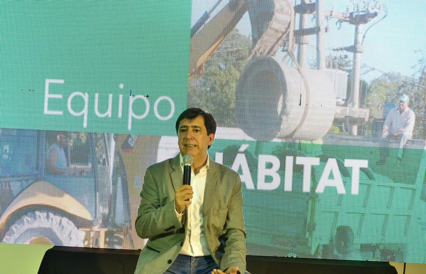 Gustavo_Martínez