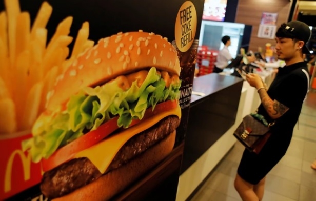 McDonald's_anunció_un_cambio_drástico_en_su_menú_infantil_para_reducir_la_obesidad_en_niños