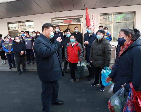 El_presidente_chino_Xi_Jinping_visitó_la_semana_pasada_uno_de_los_nuevos_centros_médicos