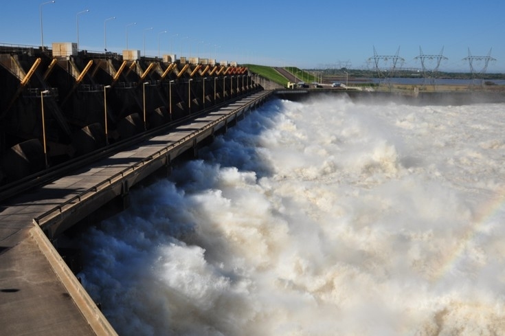 Una_de_las_centrales_hidroeléctricas_más_relevantes_de_América_del_Sur