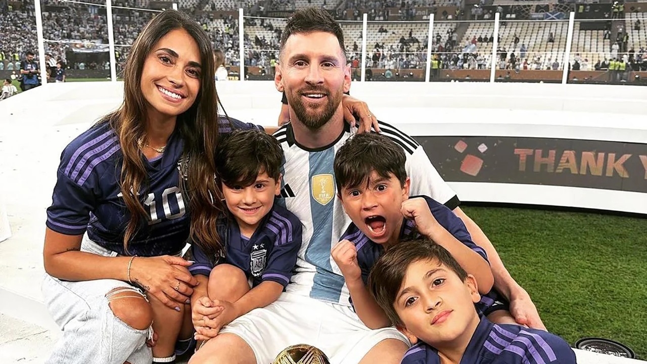 El_tierno_posteo_de_Messi_junto_a_su_familia_para_despedir_2022
