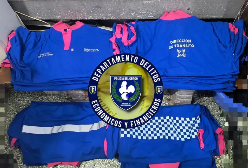 Vendía chombas de Tránsito sin autorización y lo descubrieron 
