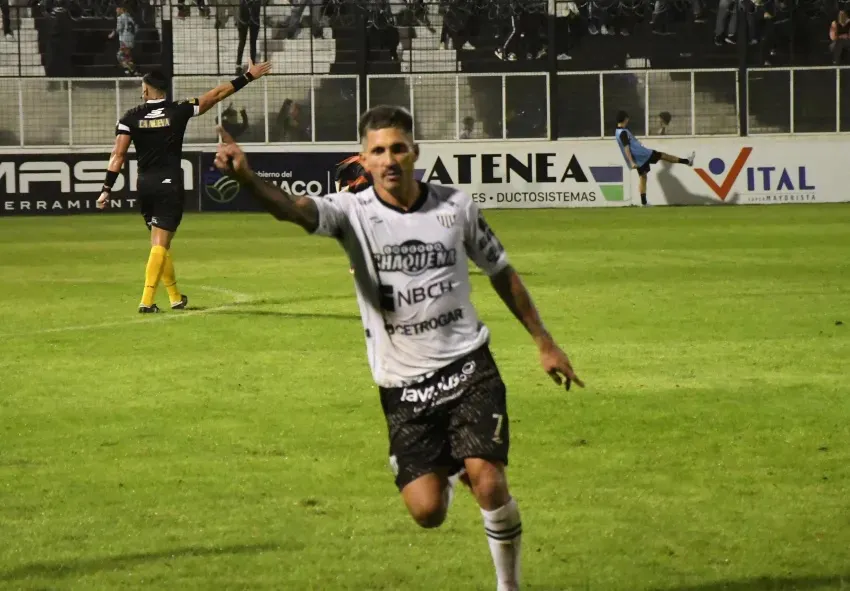 for ever 1 defensores de belgrano 0