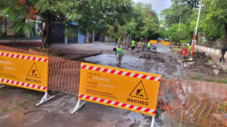 Trabajos de bacheo en la ciudad de Resistencia