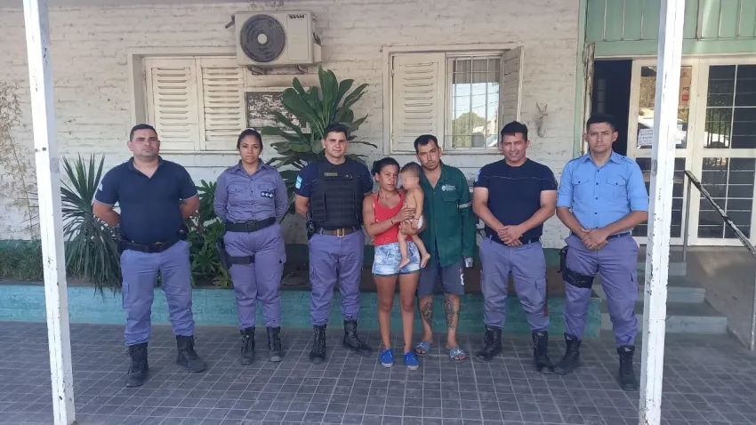 policias le salvaron la vida a una bebe de un año