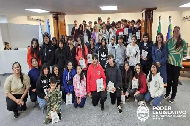 Alumnos en la legislatura