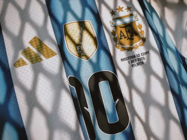 nueve camiseta