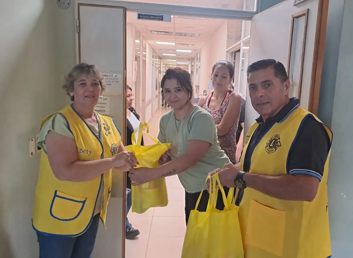 El Club de Leones de Resistencia entregó kits de Aseo Personal en el Hospital Pediátrico