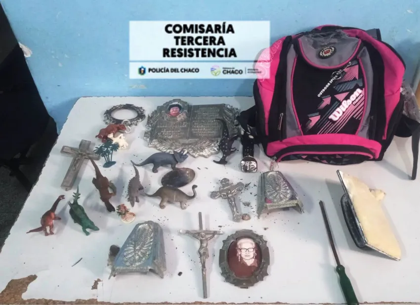 Atraparon a un hombre que robaba cruces del cementerio municipal