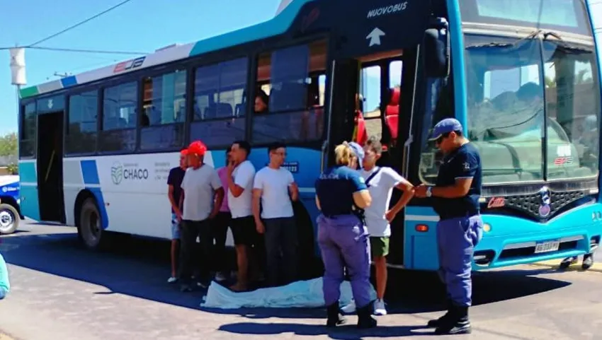 un colectivo urbano lo choco y murió 