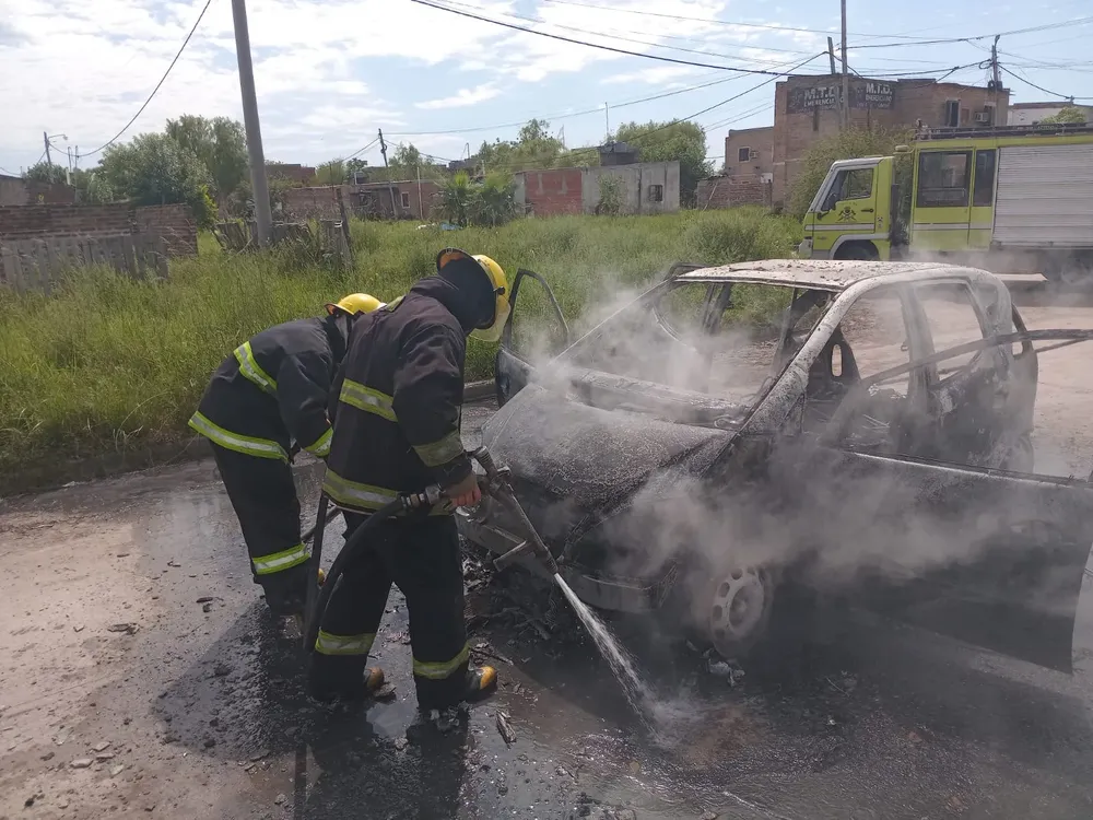 mercedes auto incendio