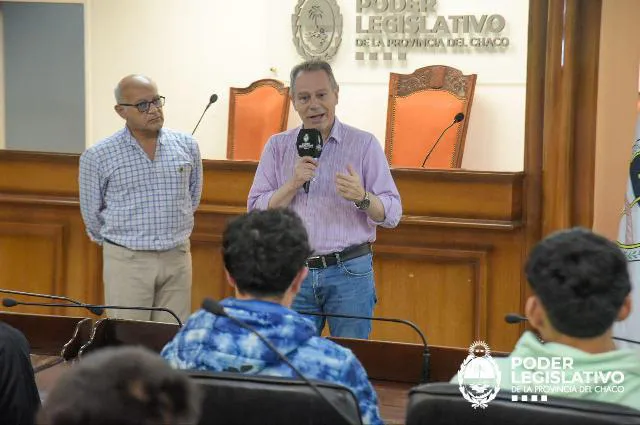 Bergia recibió a alumnos de Makallé en su visita al Poder Legislativo