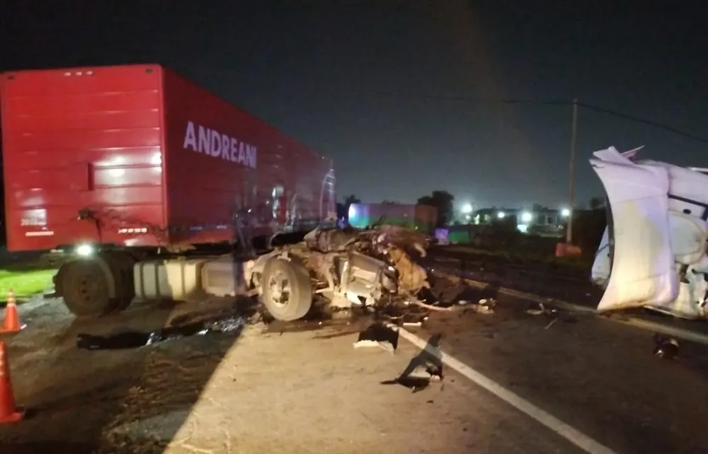 choque de 2 camiones
