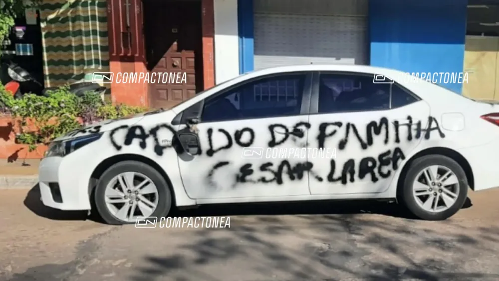 le destruyeron el auto en pleno centro de Sáenz Peña