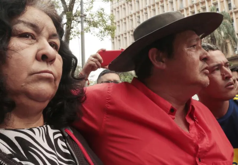 "Tito" López, junto con su esposa Librada Romero y un hijo