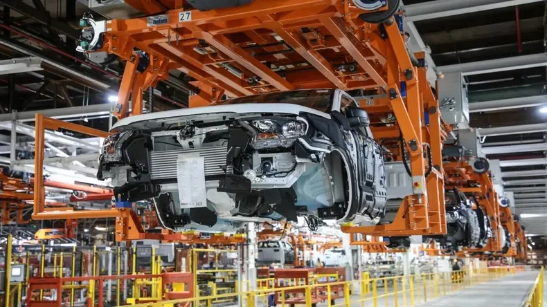 FABRICA DE AUTOS