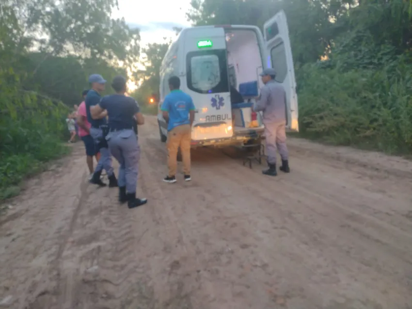 Salvaron a un niño se estaba ahogando en una laguna